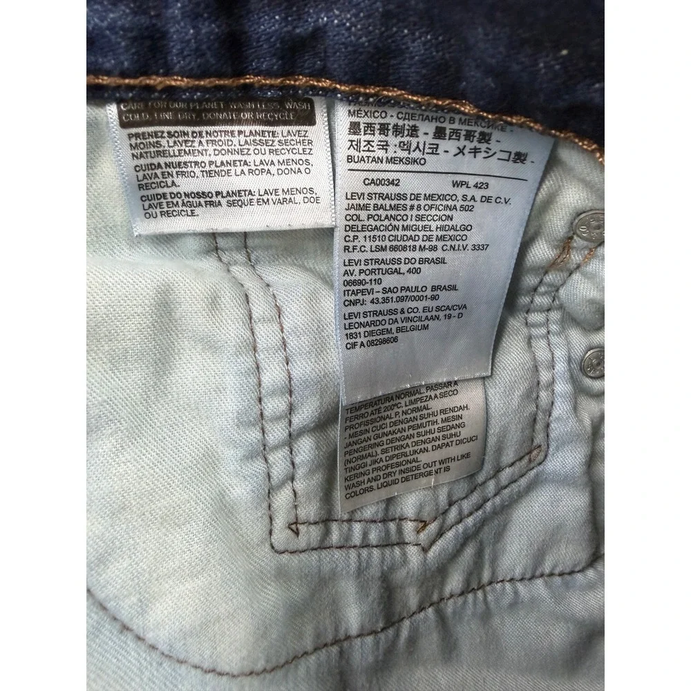 Levis levi 569